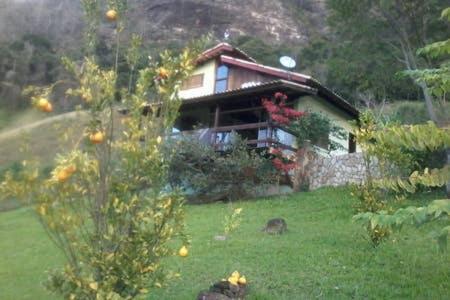 Casa Alpina Com Vista Panoramica De Lumiar Villa Nova Friburgo Bagian luar foto